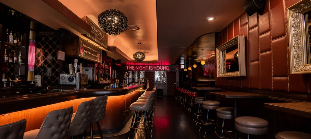 The bar and lounge at Ferris & Co